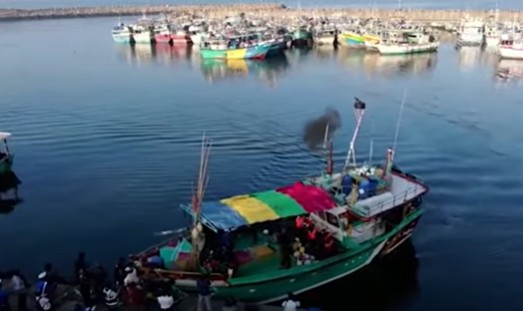 Sri Lanka Navy Seizes Fishing Trawler Carrying Suspected Narcotics Off Dondra Sri Lanka Navy Seizes Fishing Trawler Carrying Suspected Narcotics Off Dondra